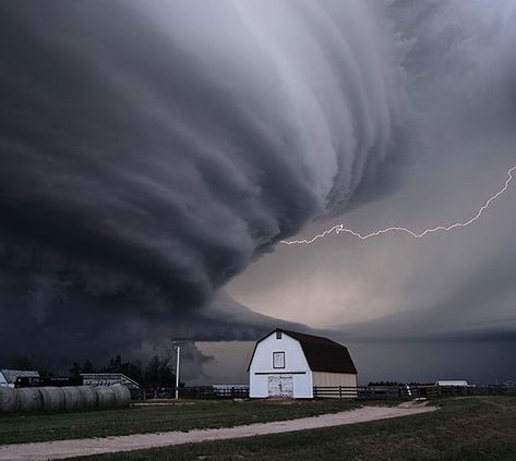 NOAA on Instagram: “Better weather forecasts coming your way: The #NOAA @NWS flagship weather model — the Global Forecast System (#GFS) — is undergoing a…” Storm Photography, Severe Weather Activities, Supercell Thunderstorm, Weather Activities For Kids, Thunder Photography, Weather Models, Storm Chasing, Riders On The Storm, Wild Weather