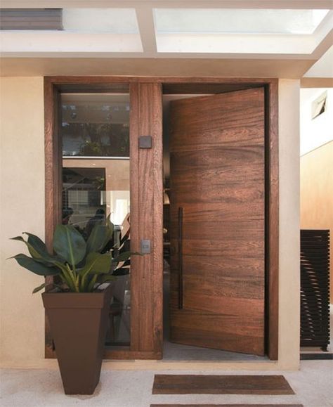 Versatility defines wooden doors as they come in a variety of styles, shapes and designs Vstupná Hala, Modern Entrance Door, Modern Entrance, Modern Front Door, Wooden Front Doors, Entrance Door Design, Wooden Door Design, Door Design Modern, Main Door Design