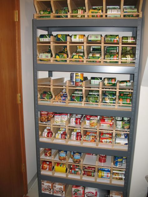 Desain Pantry Dapur, Canned Good Storage, Fridge Ideas, Food Storage Rooms, Food Storage Shelves, Organize Kitchen, Canned Food Storage, Trendy Food, Food Storage Organization