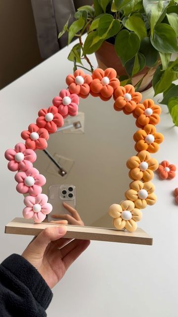 50+ Super Cute Crafts and DIY Ideas for Teens and Adults | Bre Pea Flower Mirror Diy, Diy Flower Mirror, Seni Resin, Diy Air Dry Clay, Flower Mirror, Tanah Liat, Air Dry Clay Projects, Clay Diy Projects, Clay Crafts Air Dry