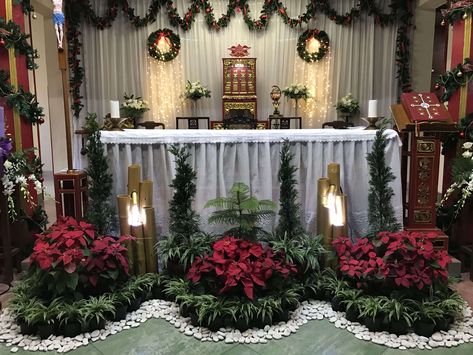 Christmas Church Decorations, Christmas Altar, Valentine Bedroom Decor, Church Christmas Party, Church Christmas Decorations, Christmas Decorations Ideas, Church Altar Decorations, Christmas Stage, Altar Flowers