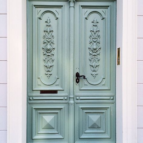 Parisian Doors, Door Entryway, Cool Doors, Front Door Design, House Doors, Old Door, Blue Door, Unique Doors, Beautiful Doors