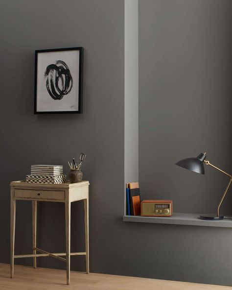 Kendall Charcoal HC-166 | Benjamin Moore Kendall Charcoal Benjamin Moore, Benjamin Moore Chelsea Gray, Dark Gray Paint Colors, Neutral Gray Paint, Charcoal Grey Paint, Warm Grey Paint Colors, Paint Color Swatches, Stonington Gray, Warm Gray Paint