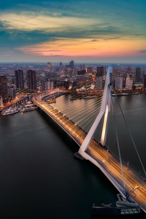 De Rotterdam View Rotterdam, Rotterdam Skyline, Rotterdam Netherlands, France Travel Guide, Voyage Europe, Europe Summer, France Travel, Travel Aesthetic, Dream Vacations