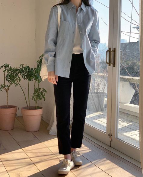 University Aesthetic Clothes, Korean Fashion University, College Outfits Dark Academia, Clean Outfits For Women Aesthetic, University Outfit Korean, University Outfit Classy, Studious Outfits, Korean University Fashion, Korean University Outfit