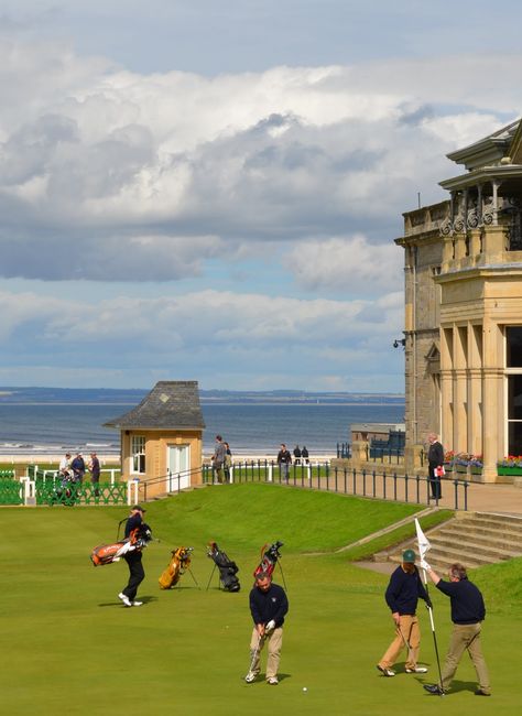 St Andrews Golf Course Scotland, St Andrews Scotland Golf, St Andrews Scotland Aesthetic, St Andrews Aesthetic, Golf Aesthetics, Scotland Wallpaper, Scotland Aesthetic, Natural Brunette, St Andrews Golf