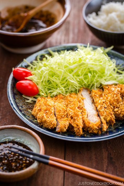 Baked Tonkatsu | Easy Japanese Recipes at JustOneCookbook.com Japanese Recipes, Pork Tonkatsu Recipe, Daging Babi, Just One Cookbook, Easy Japanese Recipes, Pork Cutlets, Ayam Goreng, Asian Inspired Recipes, Japanese Cooking