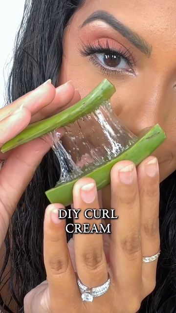 Unpretty on Instagram: "DIY Curl Cream Recipe! ➰➿😍✨ Repost from + credit to: @ariba_pervaiz 🤍 ✨🙏🏽🙏🏼🙏🏿🙏🏻🙏🏾✨ Ariba gives us some notes, taken from her original caption. Please read below! ✨👇🏽👇🏻👇🏿👇🏼👇🏾✨ “Hair loss update and an updated DIY curl cream recipe since I haven’t posted one in a couple years! I’ve been gravitating towards the natural products just to get my PH back to normal and maintain healthy hair and scalp health since experiencing hair-loss. DIY cream recipe- 1/2 How To Make Curl Cream At Home, Curl Cream For Straight Hair, Diy Curling Cream, Curl Cream Diy, Homemade Curl Cream, Hair Curling Cream, Diy Curl Cream, How To Do Curls, Diy Hair Curls