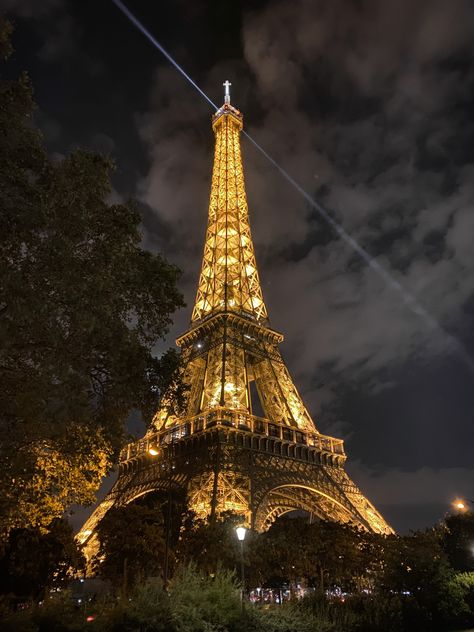 Aesthetic France Pictures, France Paris Aesthetic, Parisian Aesthetic Wallpaper, Touring Aesthetic, Torre Eiffel Aesthetic, Paris At Night Wallpaper, Paris Night Aesthetic, Paris Aesthetic Night, Paris Aesthetic Wallpaper