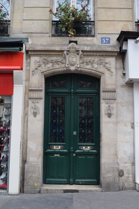 Apartment door in Paris, France #doors #paris Apartment Entrance Door, Paris Doors, Lps Houses, Apartment Front Doors, Parisian Doors, European Apartment, Paris Buildings, Paris Door, Luxury Apartment Building