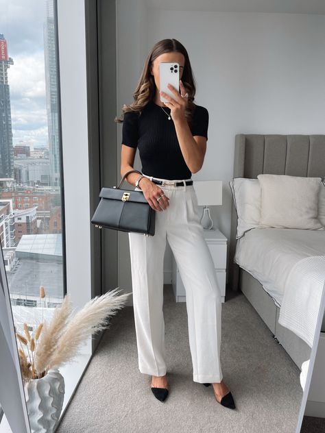 20s Office Outfit, Casual Business Attire For Women With Sneakers, Female Accountant Outfits, Business Casual Outfits For Women Pencil Skirt, Cute Work Attire Business, Business Casual Outfits Layers, Womens Business Casual With Jeans, College Going Outfits, Business Casual Outfits For Early 20s