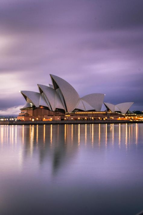 20 Famous Landmarks in Sydney Australia (100% worth a visit) Iconic Places Around The World, Famous Landmarks Aesthetic, Famous Buildings Around The World, Landmarks Aesthetic, Australia Landmarks, Famous Places Around The World, World Famous Places, Australia Aesthetic, Royal Botanic Gardens Sydney