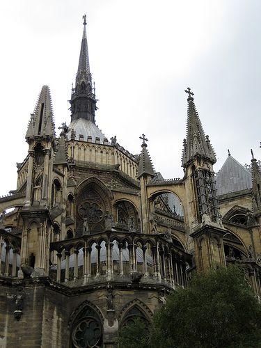 Ancient Architecture, Architecture Antique, Gothic Castle, Castle Aesthetic, Gothic Church, Slytherin Aesthetic, Cathedral Church, Cloudy Sky, Gothic Architecture