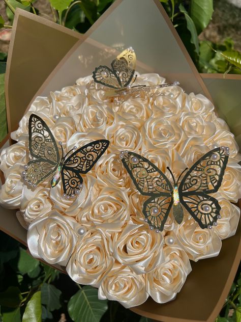 Flowers With Butterflies Bouquet, Cream Flowers Bouquet, Beige Roses Bouquet, Gold Bouquet Of Flowers, Ramo Flowers Ribbon, Eternal Ribbon Roses, Brown Rose Bouquet, Brown Roses Bouquet, Forever Bouquet Ribbon