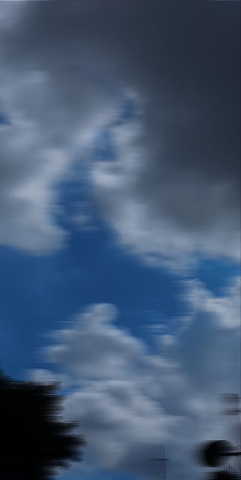 Blur Image Wallpaper, Blurry Sky Photos, Sky Blur Background, Blurry Sky Aesthetic, Dark Blue Blurry Aesthetic, Aesthetic Blurred Wallpaper, Blur Wallpers Pc Aesthetic, Blurry Nature Aesthetic, Motion Pictures Aesthetic