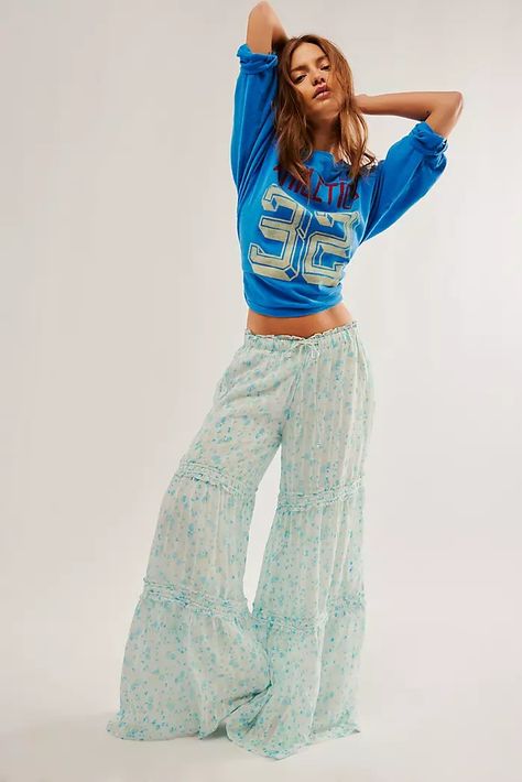 Spring Forward Fashion | Free People Flowy Summer Pants, Flowy Pants Outfit, White Linen Pants Outfit, Coral Pants, Fran Fine, Summer Pants Outfits, Trendy Pants, Fun Pants, Free People Clothing