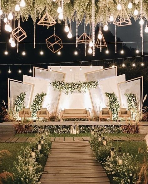 Bühnen Design, Engagement Stage Decoration, Reception Stage Decor, Majlis Perkahwinan, Wedding Setup, Wedding Stage Backdrop, Wedding Stage Decor, Wedding Hall Decorations, Wedding Background Decoration