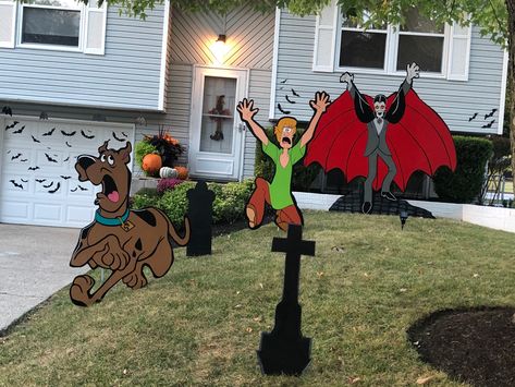 Wood Yard Cutouts, Scooby Halloween Decorations, Diy Yard Cutouts, Fall Yard Cutouts, Scooby Doo Cardboard Cutout, Outdoor Halloween Wood Cutouts, Snoopy Yard Art, Halloween Wooden Yard Cutouts, Diy Wooden Yard Decor