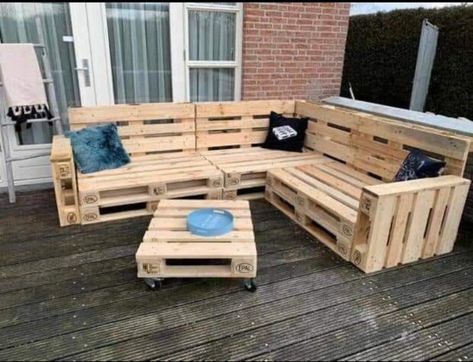 Pallet Bank, Euro Pallets, Pallet Patio Furniture, Metal Fabrication Tools, Pallet Patio, Diy Backyard Landscaping, Pallet Outdoor, Clay Pot Crafts, Diy Furniture Table