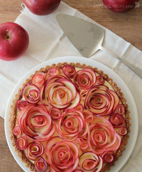 Apple Walnut Tart with Maple Custard: As pretty as it is delicious! This is a "wow" dessert! Fancy Pie Crust Designs, Fruit Pie Recipes, Maple Custard, Beautiful Pastries, Walnut Tart, Chocolate Desserts Fancy, Rose Tart, Apple Rose Tart, Walnut Crust