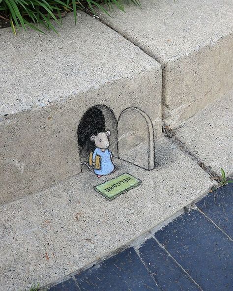 Pavement Chalk Art, Romantic Decorating Ideas, Fun Chalk Art, David Zinn, Art For Walls, Pavement Art, Ephemeral Art, Walls Art, Brick Art