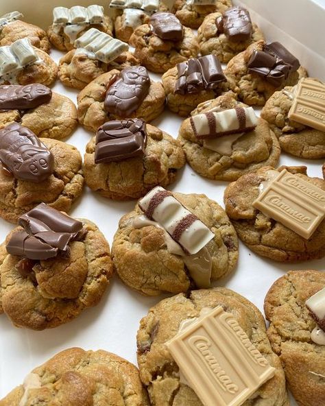 Cafe Snacks, Cookies Business, Cookie Aesthetic, Cookies Aesthetic, Get Stuffed, Cookies Bakery, Rustic Dessert, Stuffed Cookies, Cookie Business