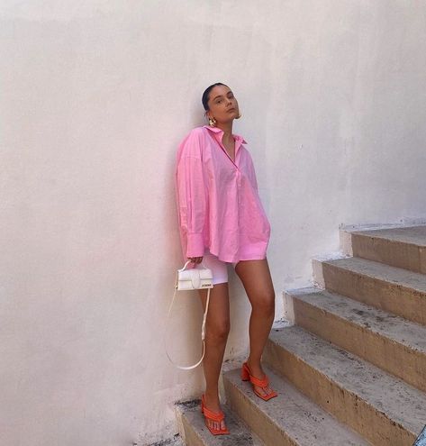 Pink Outfits Aesthetic Casual, Pretty In Pink Outfits, Supermodel Outfits, Pink Shirt Outfit, Rosa Outfit, Foto Ideas Instagram, Daily Style, Fashion Fits, Colourful Outfits