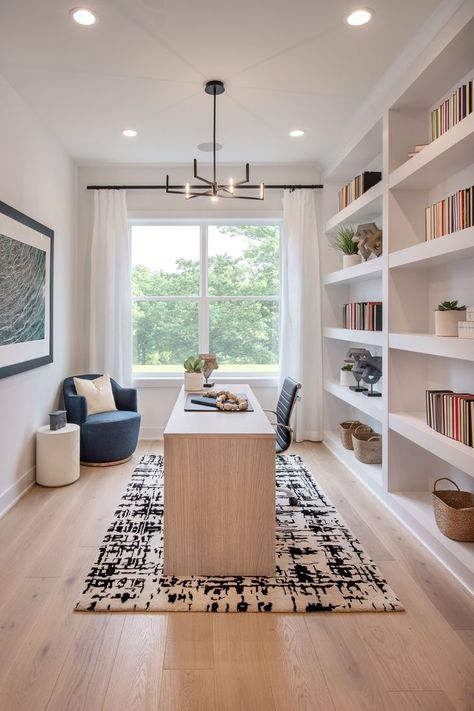 Bright and open home office with built-in shelving used for storage or as a bookshelf. Office Interior Design, Home Library Office, Library Office, Cozy Home Office, Small Home Offices, Decor Storage, Home Office Setup, Home Office Space, Home Library