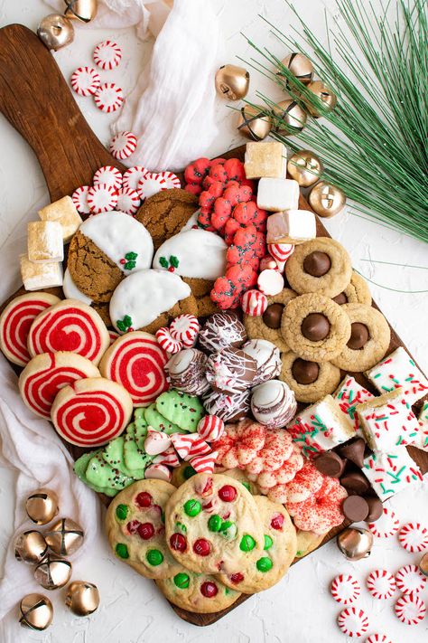 Grinch Fudge, Best Christmas Cookie Recipes, Sweet Potato Cookies, Whipped Shortbread Cookies, White Chocolate Fudge, Christmas Cookies Gift, Best Christmas Cookie Recipe, Christmas Platter, Dessert Platter