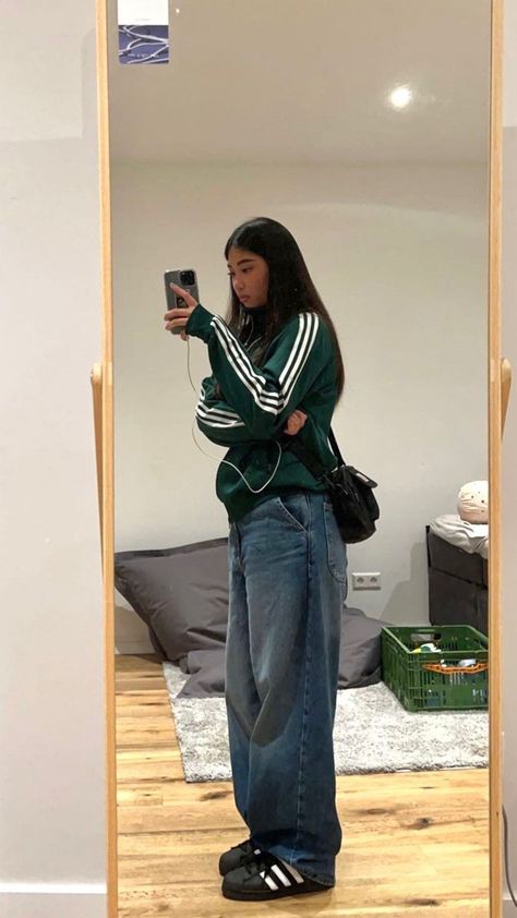 Superstar Outfit, Movie Outfit, Baggy Jeans Outfit, Alledaagse Outfits, Populaire Outfits, Mode Zara, Uni Outfits, Streetwear Mode, Neue Outfits