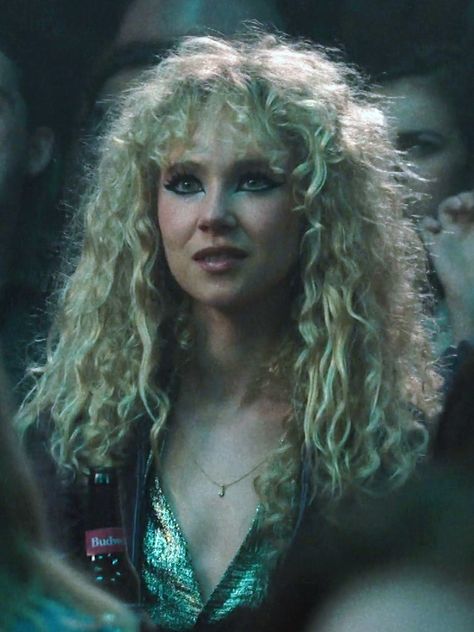 Juno Temple                                                                                                                                                                                 Plus Tumblr, Juno Temple, Shag Hairstyles, Dream Girl, Dream Hair, The Marauders, Curly Girl, Juno, Many People