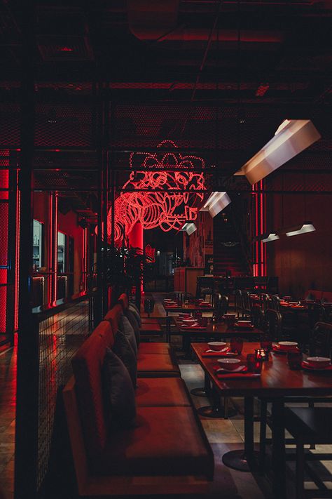 Chinese Restaurant Interior Design, Neon Restaurant, Hong Kong Street Food, Dark Restaurant, Asian Fusion Restaurant, Korean Grill, Bar Branding, Cantonese Restaurant, Barn Loft