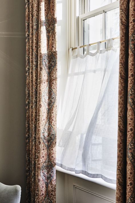 Curtains Bangs, Bangs Medium Hair, Half Window Curtains, Gray Curtains, Cafe Rod, Traditional Shelves, Half Curtains, Curtains Linen, White Linen Curtains