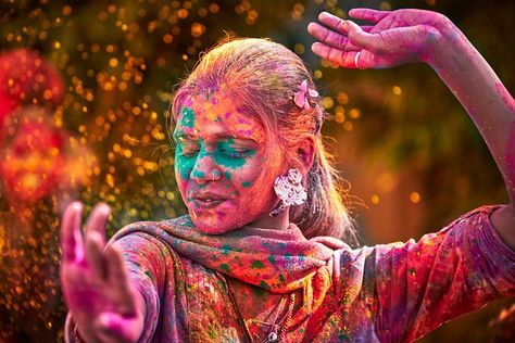 20 Photos We Love To Inspire Your Next Trip | Travelzoo Holi Powder, Travel Quiz, Powder Face, Brazil Carnival, Holi Colors, Viking Culture, Hindu Festivals, Holi Festival, African Music