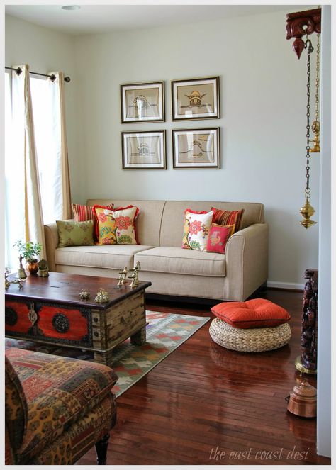 This is exactly how my drawing room will look like. Exactly like this!! Living Room Decor Indian Style, Indian Style Living Room, Interior Design Country, Indian Interior Design, Indian Living Room, Furnitur Ruang Keluarga, Living Room Decor Indian, Indian Living Rooms, Indian Home Design