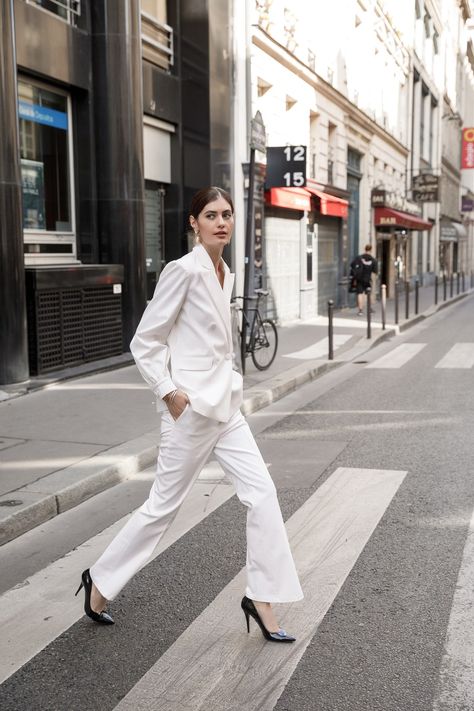 Classic Editorial Photoshoot, Parisian Woman Style, Street Style Fashion Photoshoot, Paris Fashion Photography, Paris Street Photoshoot, Fashion Lifestyle Photography, Street Style Photoshoot Ideas, City Fashion Shoot, Street Fashion Shoot