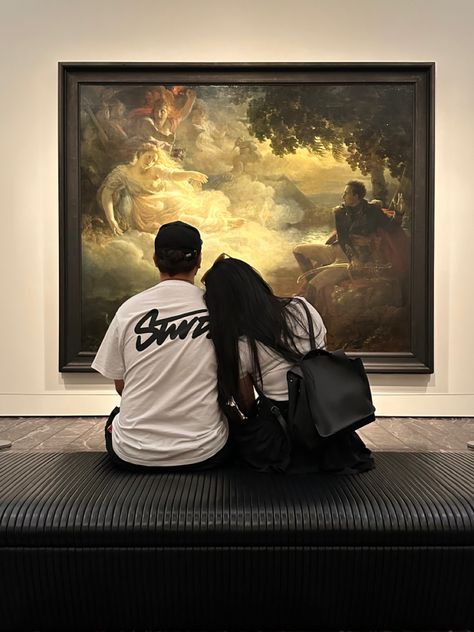 La Paz, Cute Date Photos, Art Museum Date Aesthetic, Couple Museum Date, Painting Date Aesthetic, Foto Date, Art Date Ideas, Museum Date Aesthetic, Museum Couple