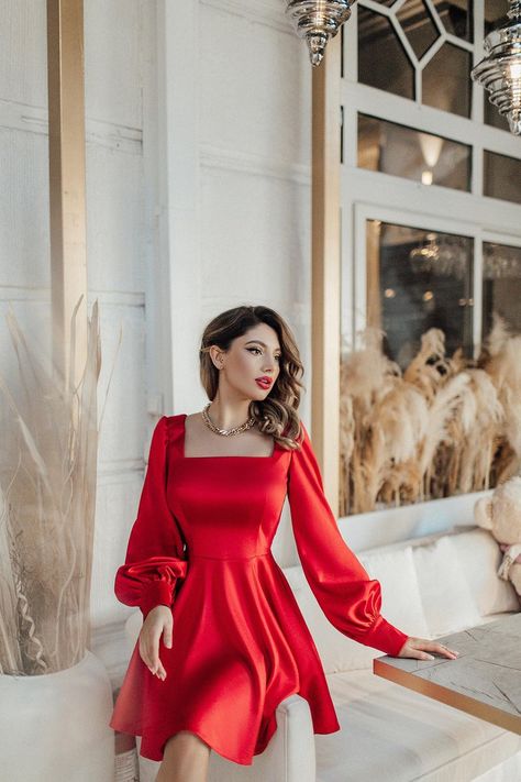 Satin Dress Aesthetic, Outfit Vestido Rojo, Satin Red Dress, Mandala Sketch, Red Satin Dress, Red Homecoming Dresses, Valentines Day Dresses, Valentine Dress, Satin Long Sleeve