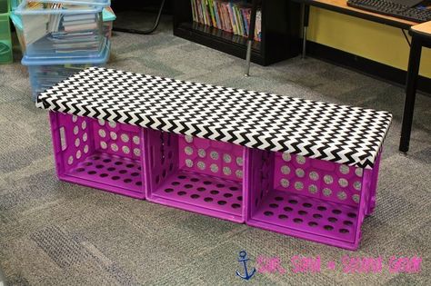 Step by step tutorial for this cute crate bench!! Done in 30 minutes and only cost $20!! :) Cute for a classroom library!! Crate Bench, Do It Yourself Decoration, Flexible Seating Classroom, Crate Seats, Classroom Arrangement, Alternative Seating, Classroom Seating, Classroom Furniture, Flexible Seating