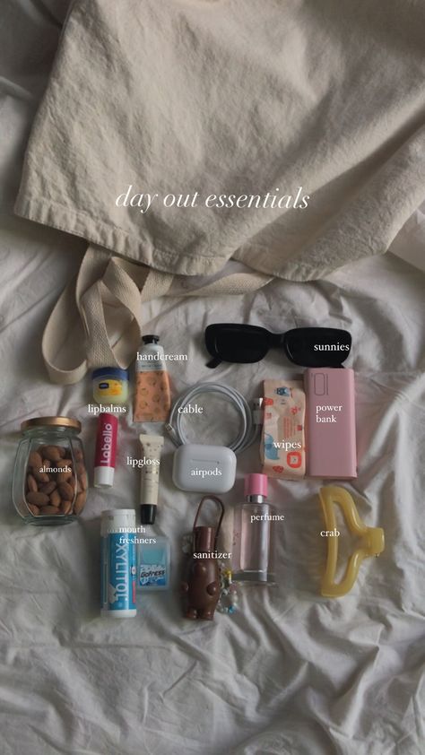 things I carry in my bag, things all girls must carry, all girl essentials, what’s in my bag, tote bag essentials, daily essentials, What’s In My Tote Aesthetic, Essentials Bag Everyday, Aesthetic What In My Bag, Whats In My Everyday Bag, Girly Bag Essentials, What In My Makeup Bag, Day Out Essentials, It Girl Bag Essentials, Night Out Bag Essentials