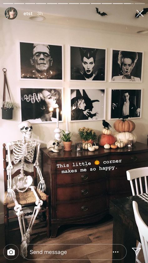 Witch's House Halloween Decor, Halloween Decor For Small Spaces, Classical Halloween Decor, Interior Design Halloween, Halloween Framed Pictures, Scary Home Decor, Round Bookshelf Decor, Diy Wall Halloween Decorations, Halloween Decor Interior