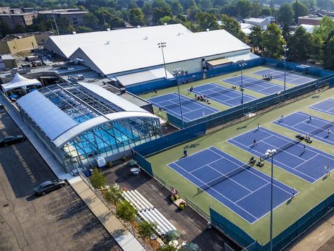 https://openaire.com/markets/health-sports-clubs/  Private Health & Sports Clubs stand to benefit tremendously from OpenAire retractable roofs structures and operable skylights. Sports Training Facility, Sports Facility Architecture, Swimming Pool Enclosures, Indoor Tennis, School Building Design, Racquet Club, Retractable Roof, Sport Hall, Sports Complex