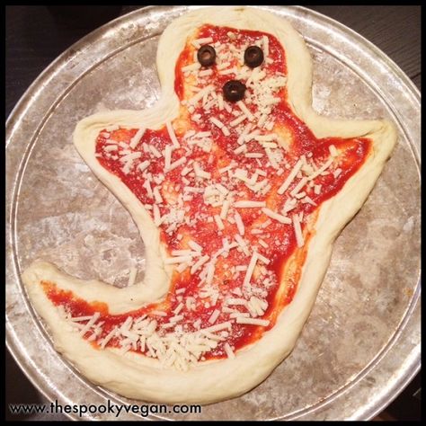 The Spooky Vegan: Ghost with the Most Pizza Halloween Shaped Pizza, Ghost Pizza Halloween, Spooky Pizza Night, Halloween Themed Pizza, Ghost Shaped Pizza, Homemade Halloween Pizza, Spooky Pizza Ideas, Pumpkin Shaped Pizza, Halloween Pizza Ideas