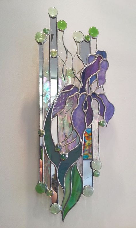 Flowers Stained Glass, L'art Du Vitrail, Stained Glass Mirror, Lampe Art Deco, Cool Glass, Mosaic Stained, Stained Glass Paint, Stained Glass Ornaments, Stained Glass Decor