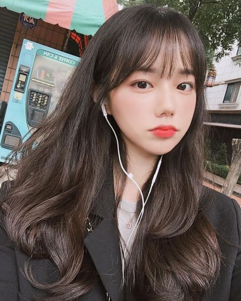 A Girl In a Boy group well that's  not how it's supposed to be       … #fanfiction #Fanfiction #amreading #books #wattpad Korean Bangs Hairstyle, Korean Bangs, Korean Long Hair, Ulzzang Hair, Korean Haircut, Fesyen Rambut, Long Hair With Bangs, Asian Hair