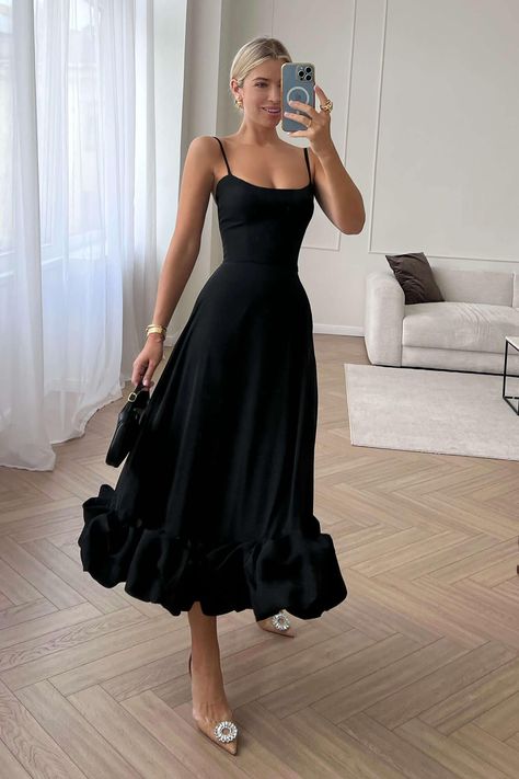 Bustiers, Solid Color Dress, Modieuze Outfits, Midi Dress Party, Bustier Dress, Elegant Dresses Long, Hot Dress, Formal Evening Dresses, Spaghetti Strap Dresses