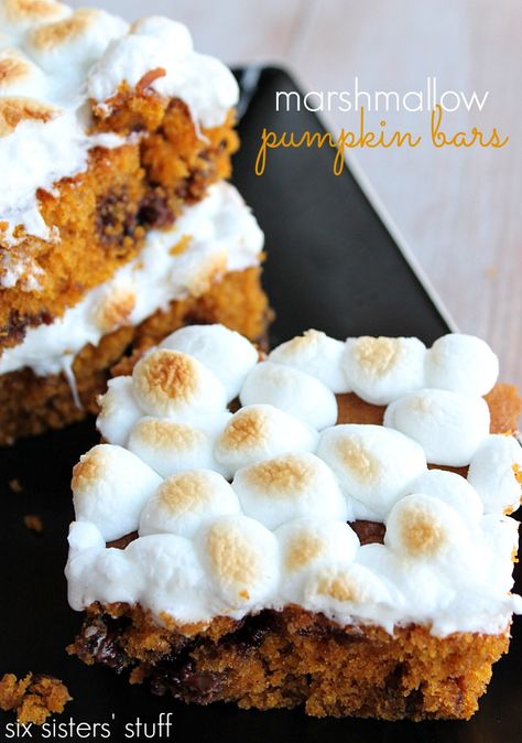 Loving these Marshmallow Pumpkin Cookie Bars, inspired by our new fav @LUVBBW scent! See the recipe and enter to win the complete marshmallow-inspired collection on SixSistersStuff.com Pumpkin Cookie Bars, Thanksgiving Deserts, Marshmallow Pumpkin, Marshmallow Bars, Pumpkin Cookie, Pumpkin Bars, Pumpkin Treat, Spelt Flour, Delicious Pumpkin