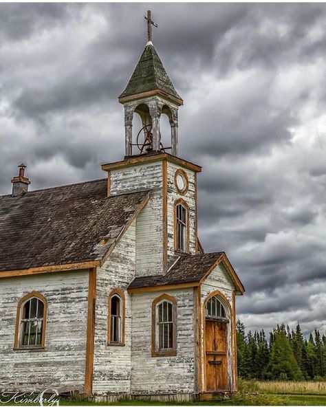 Beautiful Abandoned Places on Instagram: “Caption This @kimberlygelphotography” Abandoned Churches, Ontario Landscape, Landscape Reflection, Rustic Architecture, Church Aesthetic, Old Abandoned Buildings, Northern Ontario, Old Country Churches, Abandoned Church