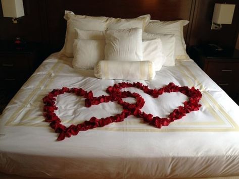 Valentine Bedroom Decor, Honeymoon Bedroom, Wedding Night Room Decorations, Valentines Bedroom, Romantic Room Surprise, Romantic Room Decoration, Romantic Bedroom Decor, Romantic Surprise, Romantic Room