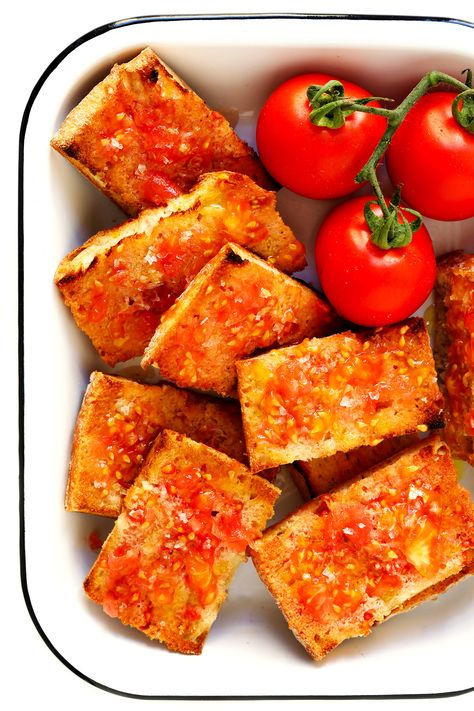 Spanish Recipes, Tomato Bread Recipe, Catalan Recipes, Tomato Bread, Tapas Recipes, Gimme Some Oven, Spanish Tapas, Spanish Dishes, Spanish Food